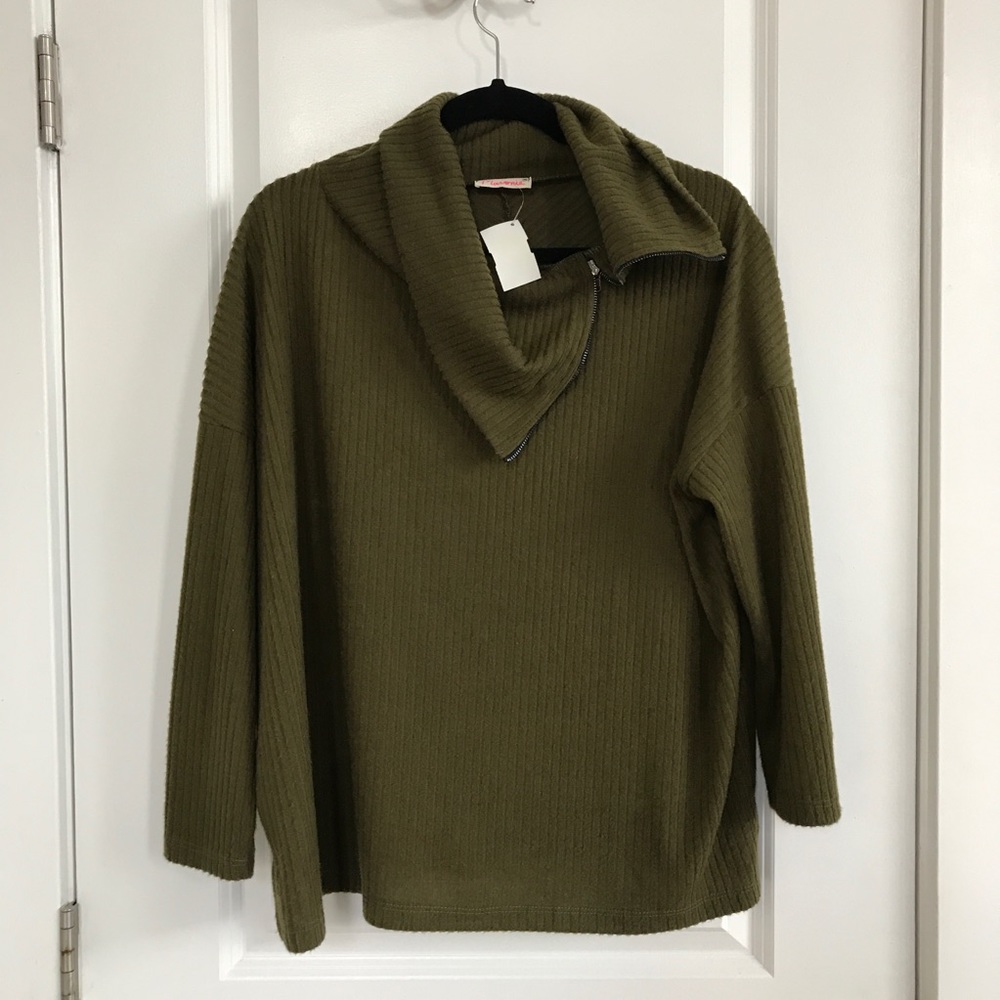 NEW! Army Green Sweater 💚